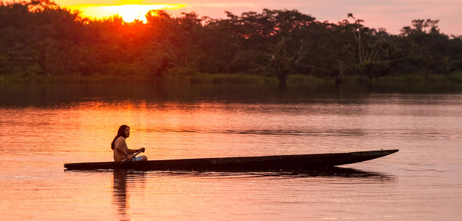 Amazonia indio barco